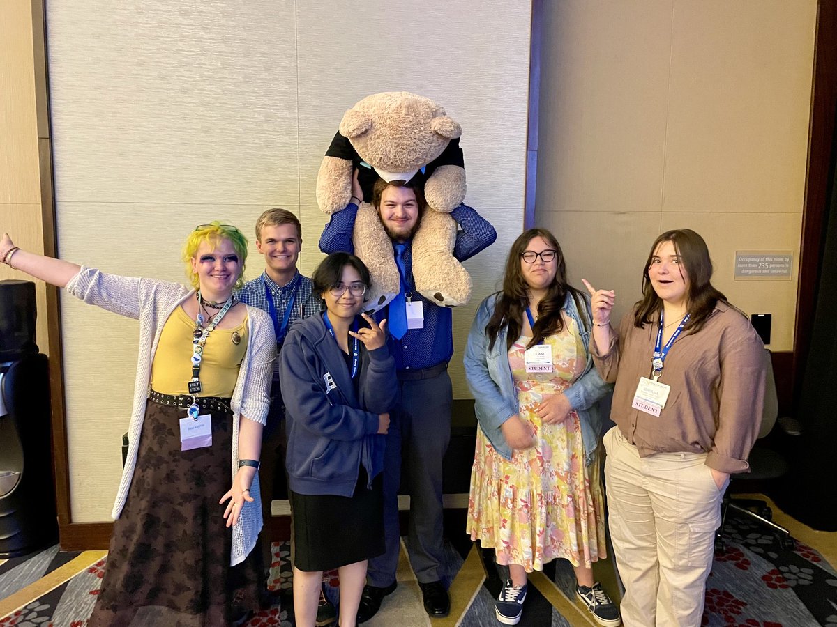 Mrs. Scott 🌊 she series tweet media