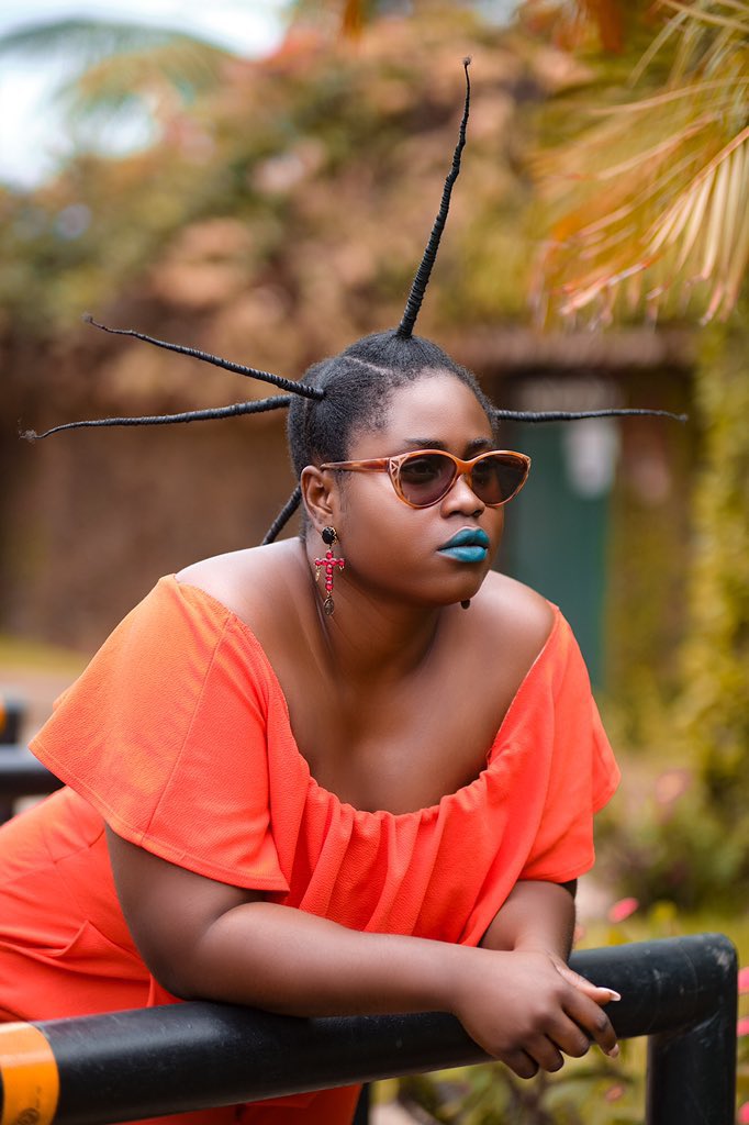 mamsiberry's tweet photo. Our stories can never be complete when our history goes unrecognised. Hairstyling has been part of our heritage and by that we need to tell our story to reflect where we come from. Infact "Slayism" no start today oo. #Throwback https://t.co/27na6pEvhC