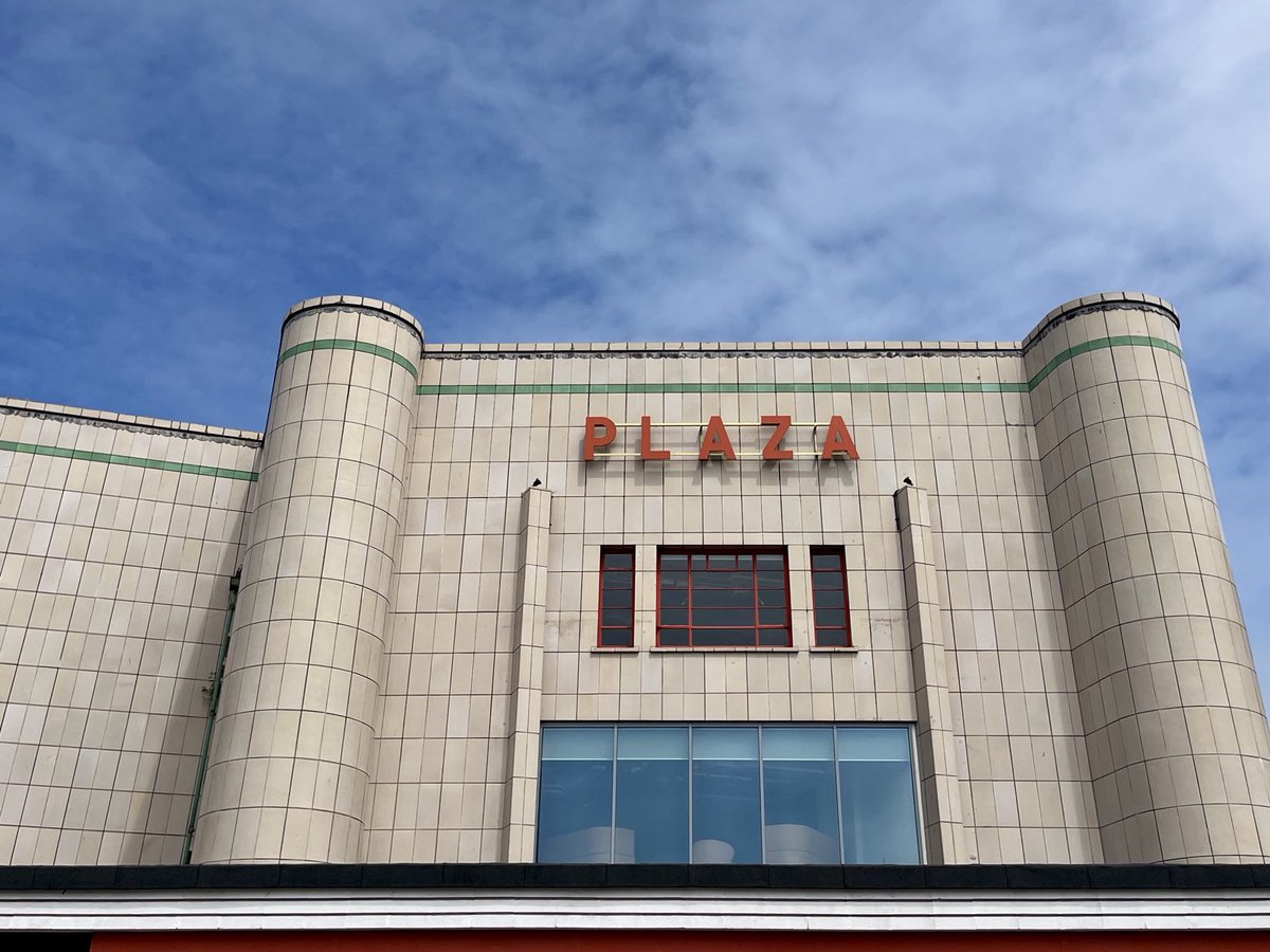 1CarolineBerry's tweet photo. 29.06.24 Congratulations to @HollyCarpenter @TORtheatre for #DumpyBiscuit at The New Plaza, Port Talbot. Four extremely fine performances, taut direction and a brilliant script. Great to see this beautiful art deco building being put to good use once again! https://t.co/Iu1MUcn4dz