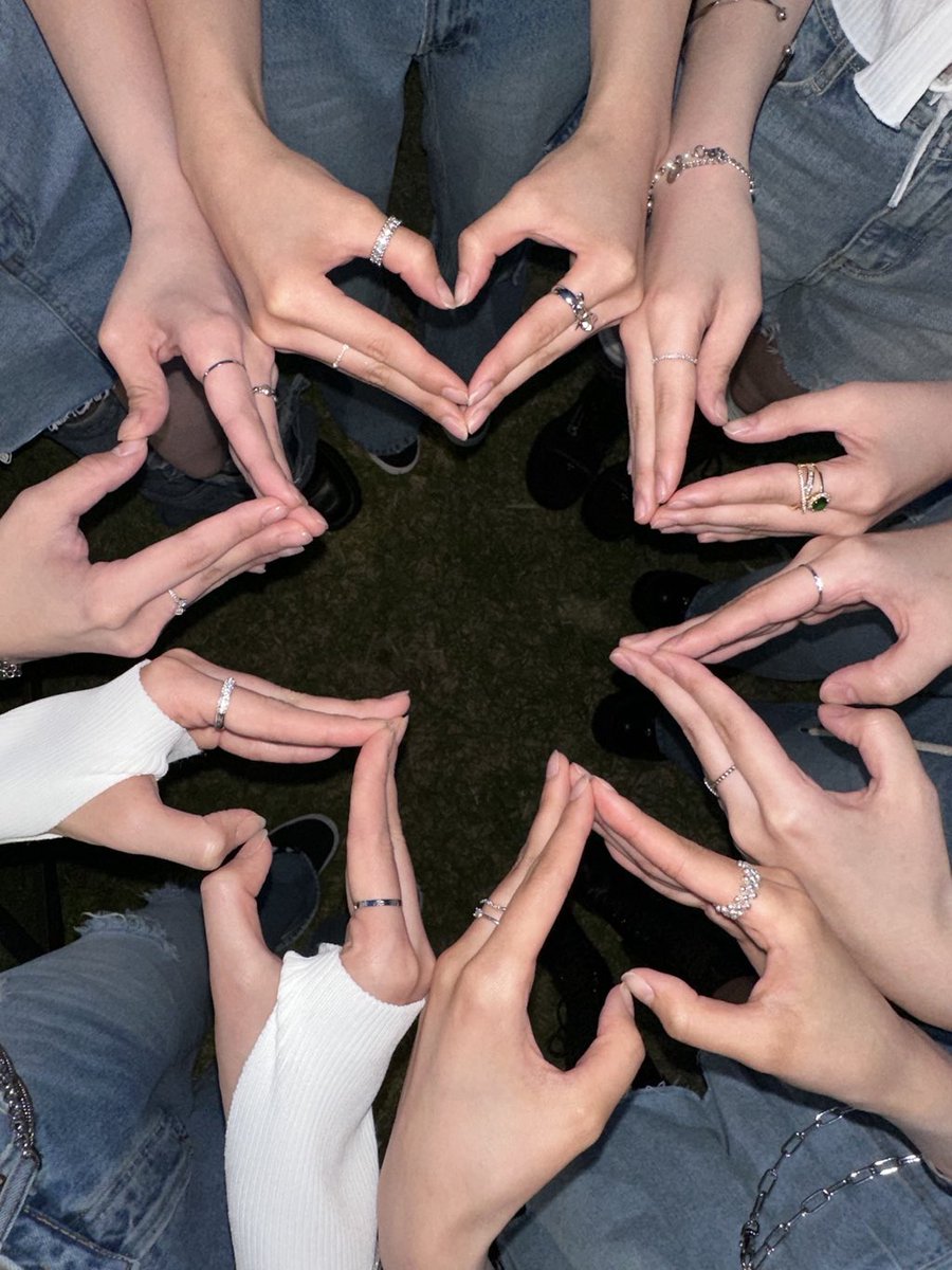 별 💗 tweet media