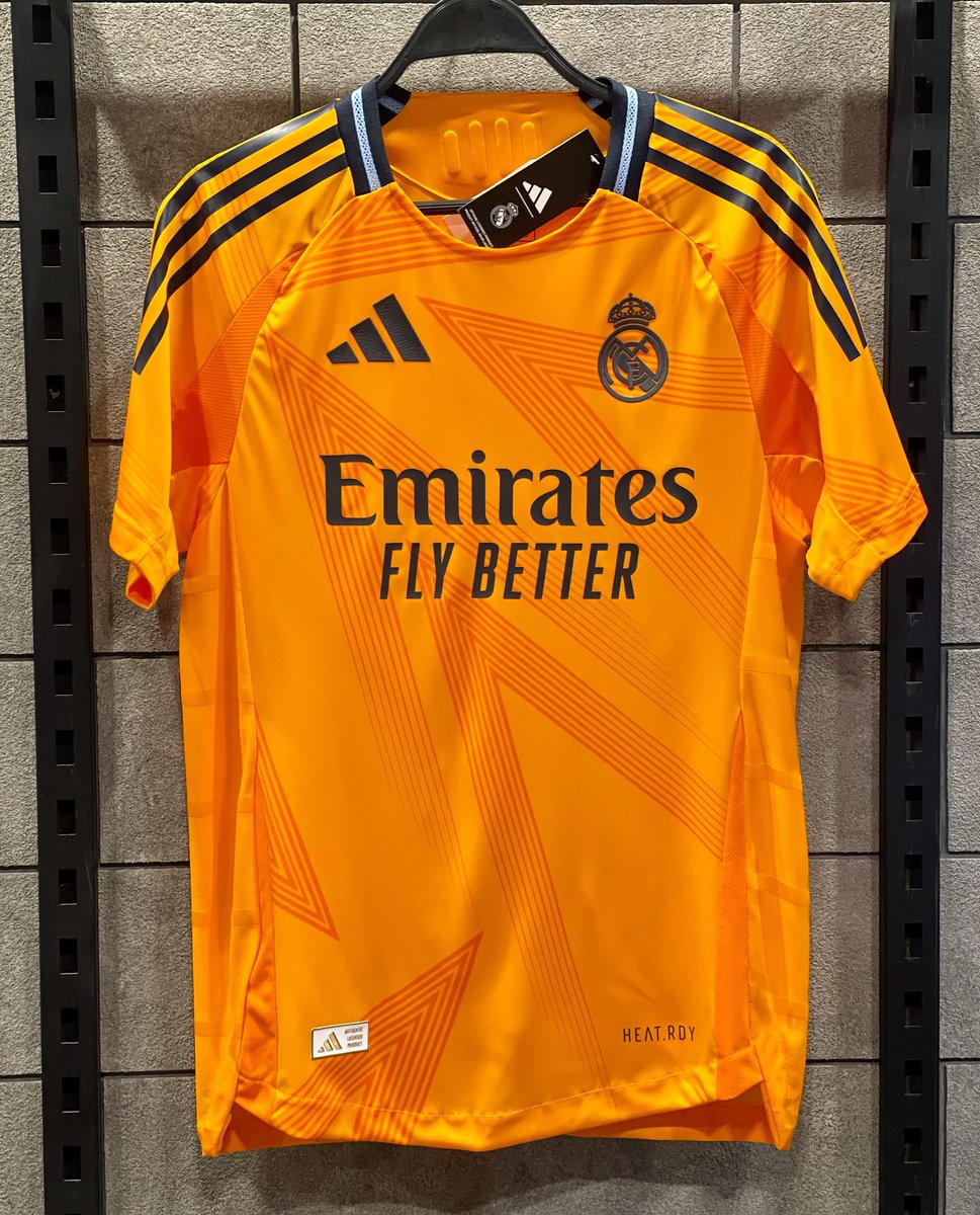 Madrid360_'s tweet image. 🚨 SORTEO CAMISETA REAL MADRID 24/25 🚨 

Requisitos: 

• Seguir a @ElRinconBlanco_ 
• Dar RT 
• Para más posibilidades mencionar a un amig@ 

Buena suerte a todos! 🍀 

Sorteo válido hasta el 7 de Julio