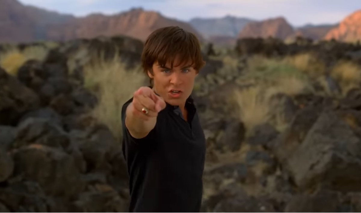 Zac Efron says that the “Bet On It” dance sequence from ‘HIGH SCHOOL MUSICAL 2’ was all improv.

“When we shot that, we just had no ideas for what to do on the day”

(Source: youtube.com/watch?v=R8CrSE…)