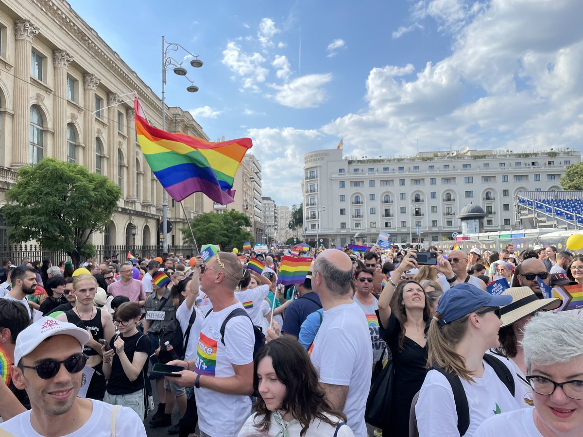 EstEmbassyRO's tweet photo. Diplomats showed support at #BucharestPride 🌈
We stand for the principles of equality, non-discrimination and human rights for all, regardless the sexual orientation or gender identity- we believe these core values must be respected and protected worldwide. #LGBTQ+ https://t.co/NAdgRJTLsq