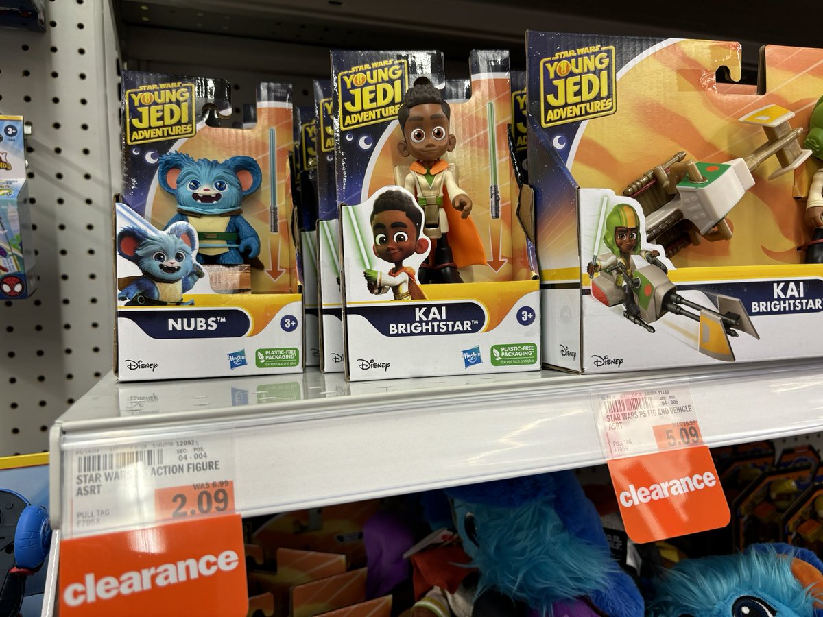TheFigureDude's tweet photo. Well, at these prices the boys and I couldn’t resist! #StarWars #StarWarsYoungJediAdventures #YoungJediAdventures #HasbroStarWars https://t.co/eG5rW2G9sc