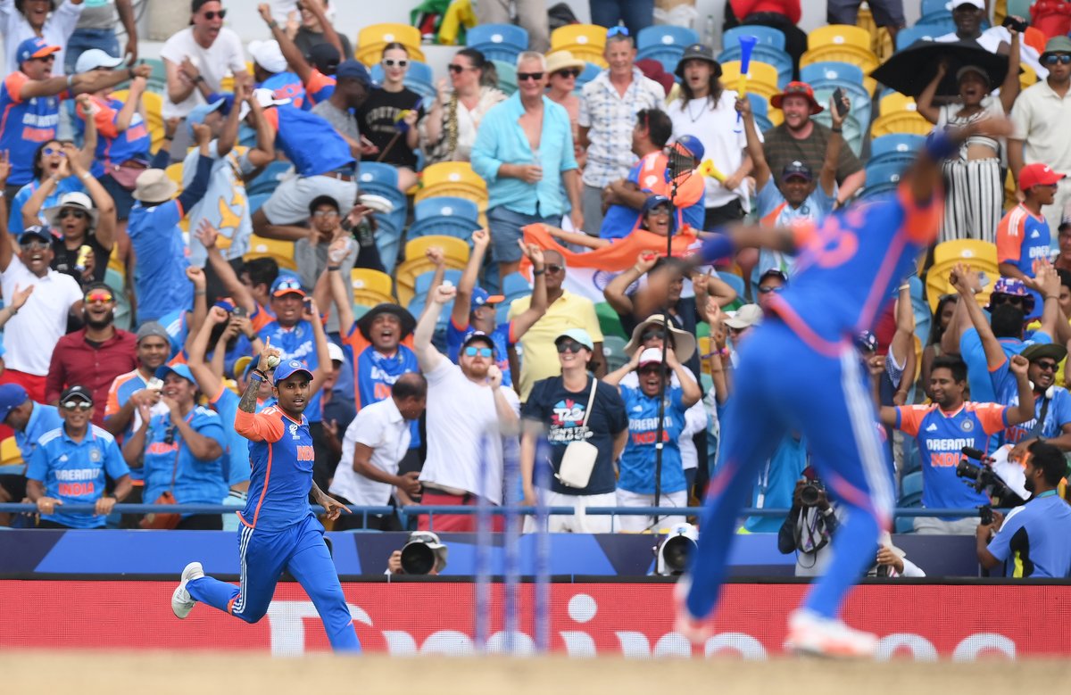 BCCI (@bcci) on Twitter photo An excellent catch at a crucial stage!
What a grab from SKY 🔥
Follow The Match ▶️ bit.ly/SAvIND-FINAL-T…
#TeamIndia | #T20WorldCup | #SAvIND | <a href="/surya_14kumar/">Surya Kumar Yadav</a> An excellent catch at a crucial stage!
What a grab from SKY 🔥
Follow The Match ▶️ bit.ly/SAvIND-FINAL-T…
#TeamIndia | #T20WorldCup | #SAvIND | <a href="/surya_14kumar/">Surya Kumar Yadav</a>