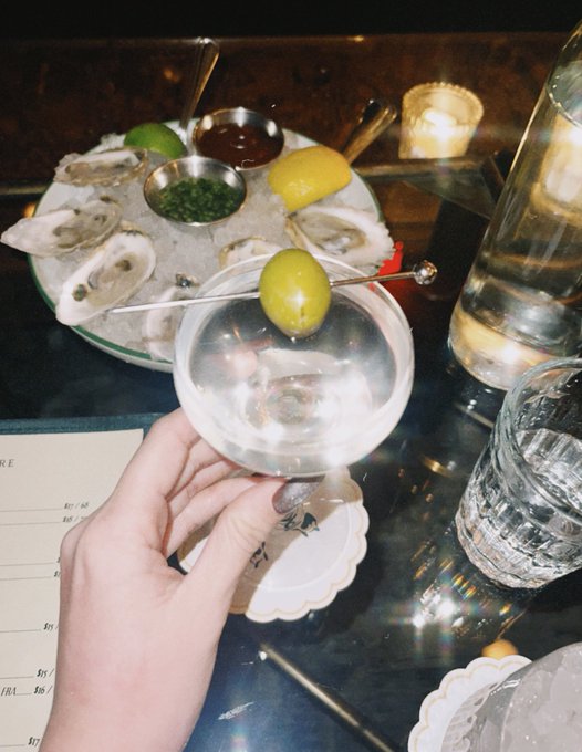 Having a little snack 🦪🍸💫 https://t.co/dt06mk3uEQ