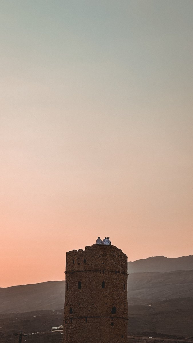 ibro289's tweet image. الحياة بحدّ ذاتها مؤقتة، فبأيّ حقّ نبحث عن أبدية الأشياء؟

#ولاية_الحمراء #سلطنة_عمان 
#AlHamra #Oman