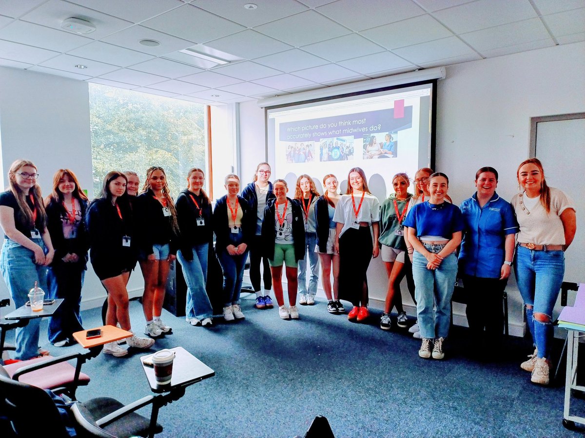 Great speaking with the 16-19year olds on the Pathway Programme sharing midwifery truths:

Noone gets into QUB Midwifery ❌
Places available are at an all time high

I am too young or old to apply ❌
Sucsessul applicants are 18-50+

Midwifery is a rewarding career for life ✅