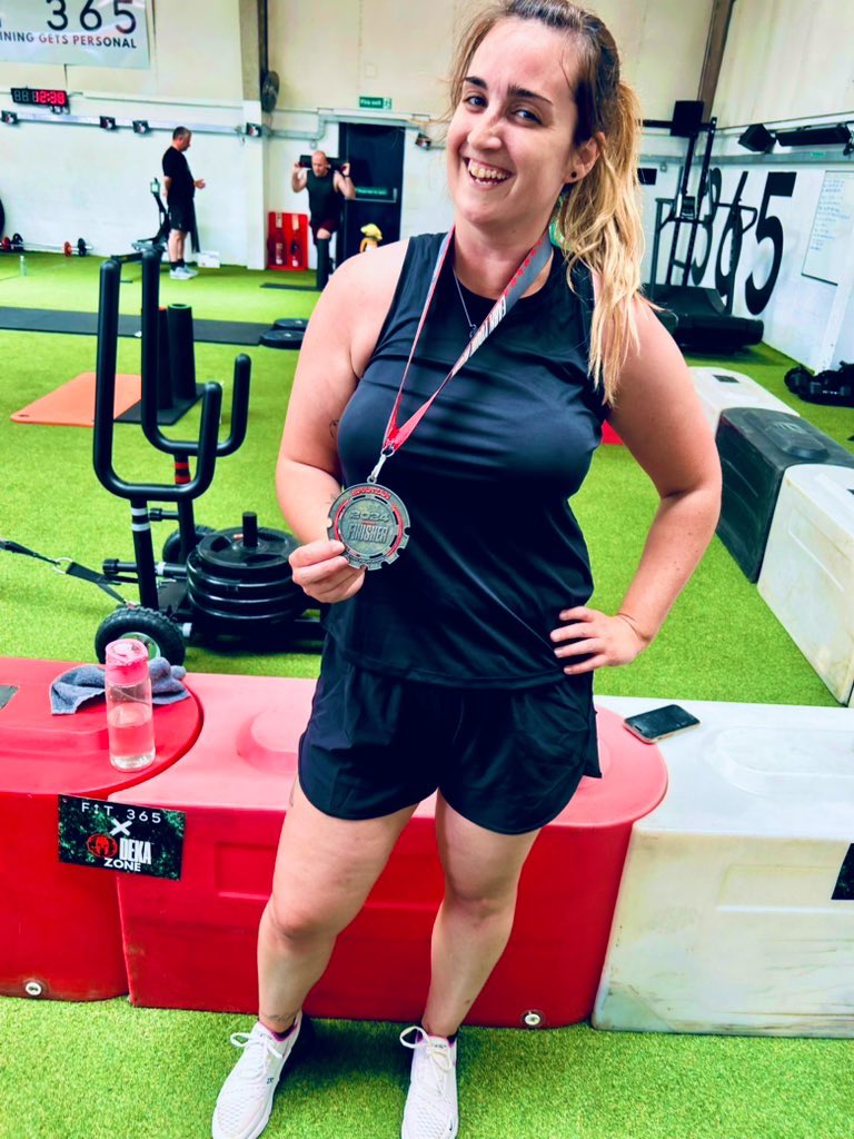 shanahan62x's tweet photo. Completed my first ever event, lunch out with my husband, a clean house and now sat to finish a seven-book finale? I can’t believe this is my life 🥹🥹🥹 #dekastrong @SpartanRace #throneofglass #sarahjmaas https://t.co/Z1YHSYcXac