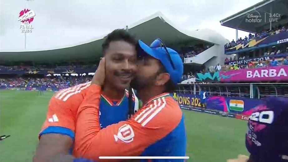 FunnacleT's tweet photo. Hardik, the hero!!

#HardikPandya #RohitSharma𓃵 #EpicBlockbuster #T20IWorldCup https://t.co/9xOwwixFgJ