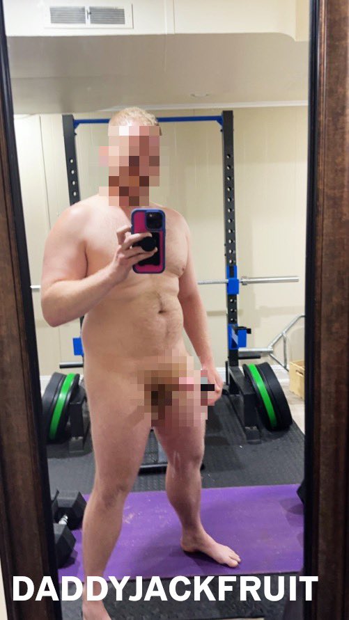daddyjackfruit's tweet photo. Goon that little wiener of yours or strain in your cage, cuck. You don’t deserve to see Daddy dick. https://t.co/97y0Ekz7Su