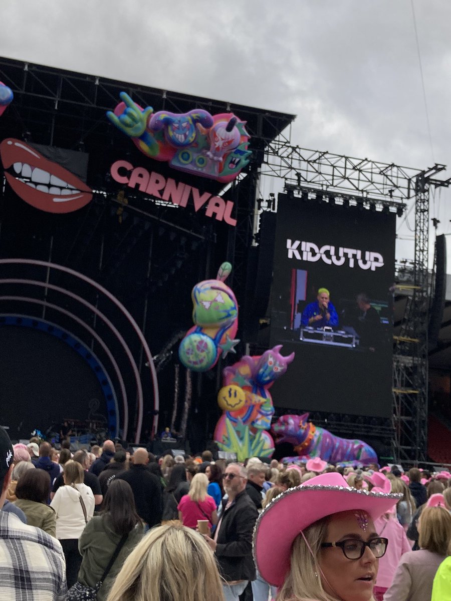 #kidcutup @KidCutUp is pure class #hampden Glasgow for <a href="/Pink/">P!nk</a> #summercarnival2024 tour