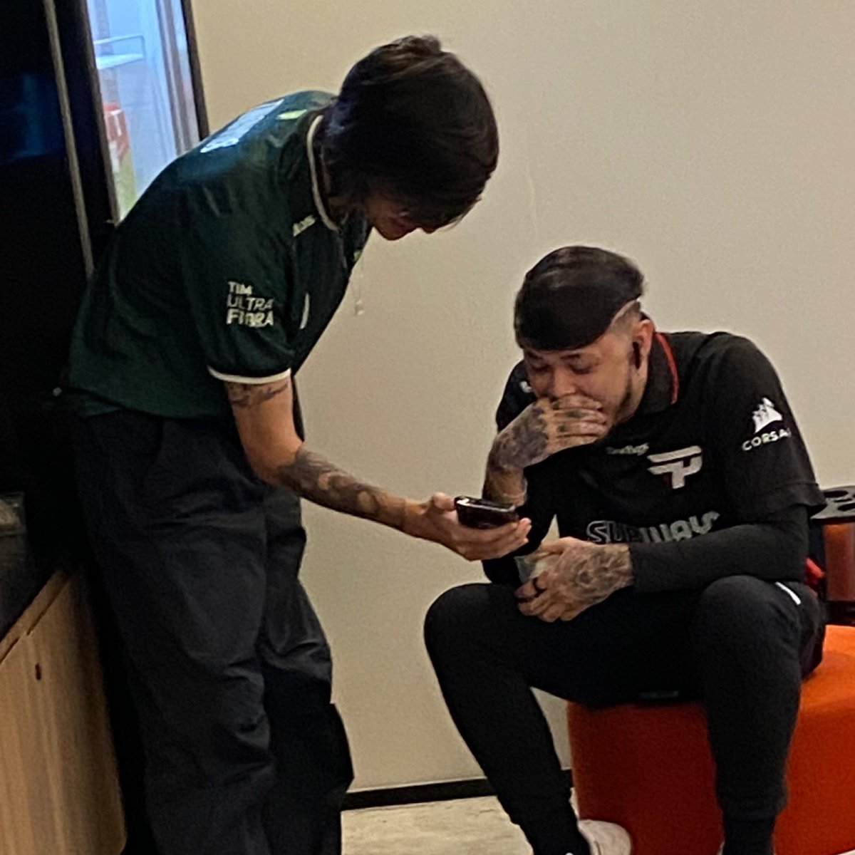 paiNGamingBR's tweet image. tão tentando recrutar o xsqdl pro 2v2 de ivern