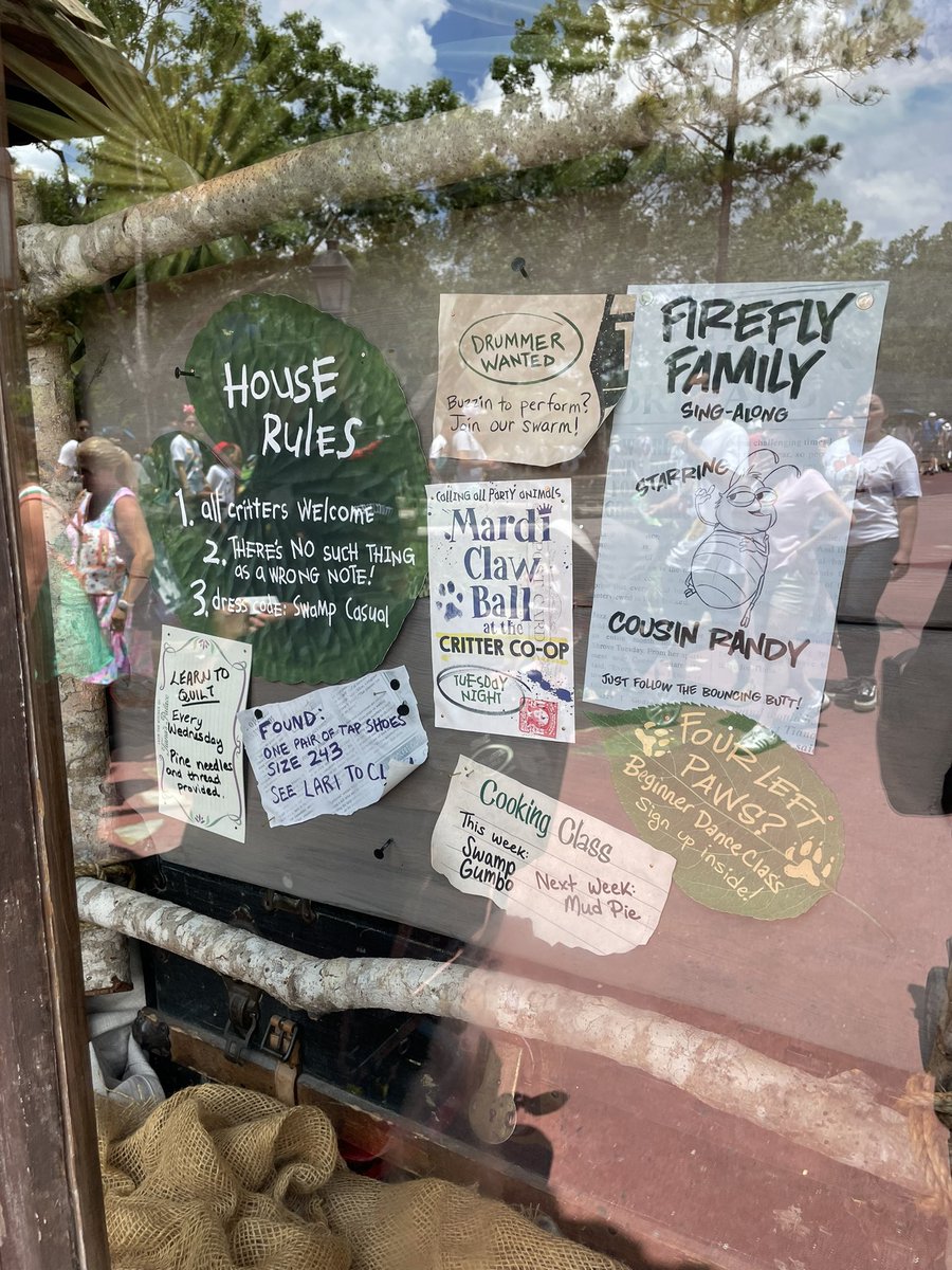 OhItsKianaa's tweet photo. Surprise opening of Critter Co-Op outside #TianasBayouAdventure! 6/29 https://t.co/6BW78bFjCe