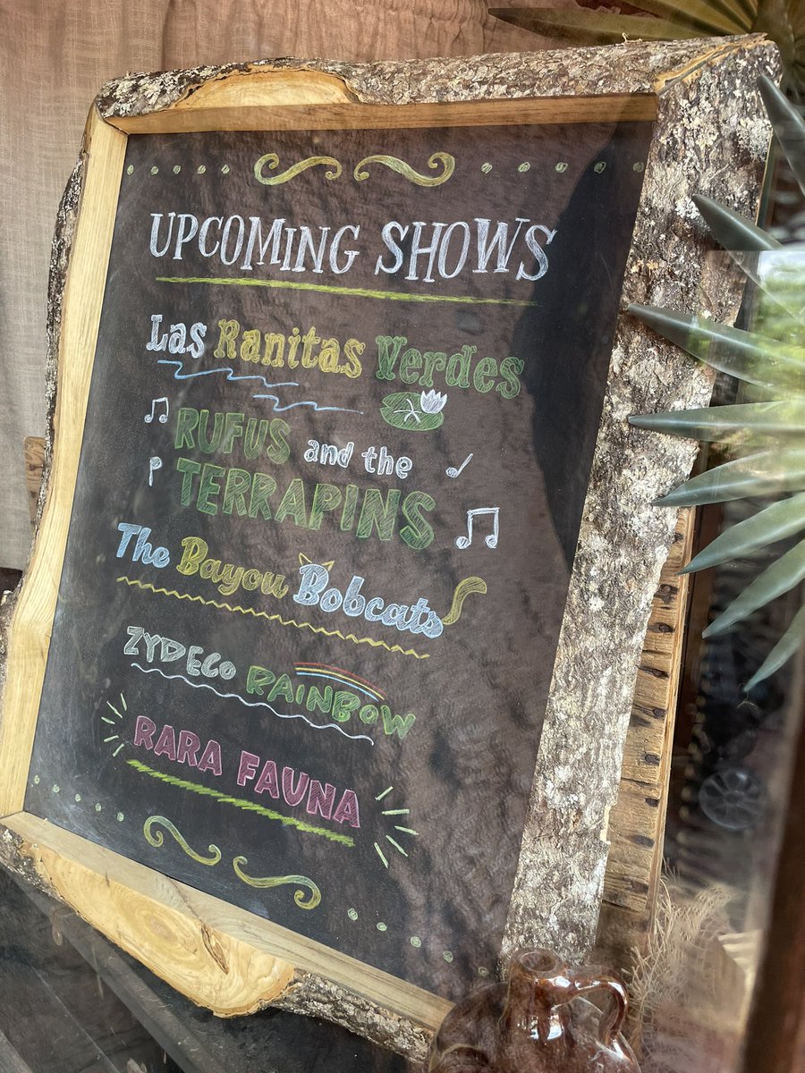OhItsKianaa's tweet photo. Surprise opening of Critter Co-Op outside #TianasBayouAdventure! 6/29 https://t.co/6BW78bFjCe