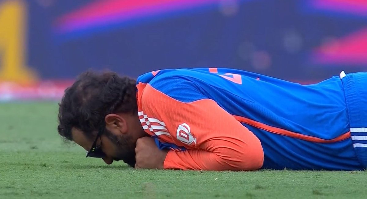 seethareddyg's tweet photo. India ends a 17-year wait with an electrifying victory over South Africa in the T20 World Cup. Tears of joy, heart-pounding excitement, and unmatched pride. This is history in the making! Our heroes have made us proud!

#INDvSA #TeamIndia #T20WorldCup #EmotionalVictory #Bumrah #ViratKohli𓃵 #RohitSharma𓃵 #T20WorldCupFinal

@BCCI @ImRo45 @imVkohli @Jaspritbumrah93
@cricketworldcup @ICC @cricketworldcup @ICCLive @T20WorldCup