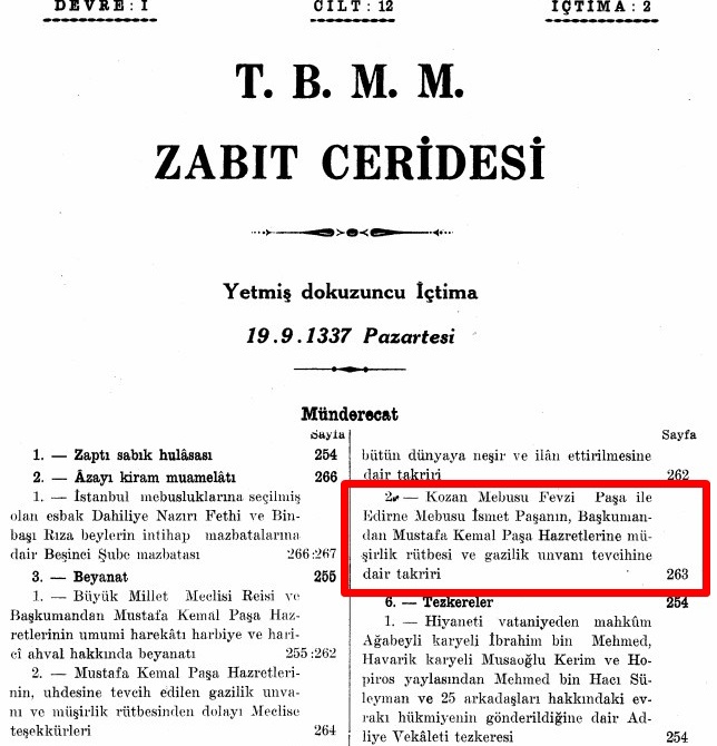 SMEYDAN's tweet photo. Zavallı İsmet Özel👇 

1) "Mustafa Kemal, Savaşı kazanma ihtimali sıfır olduğu için 'Attan düştüm!' deyip kolunu sardırıp Sakarya'da savaş meydanını terk etti, Ankara'ya döndü!" diyerek gerçeğin üstünde tepiniyor.

Oysa gerçek şu:

Başkomutan Mustafa Kemal Paşa, cepheye gitmeden önce attan düşerek yaralanmışsa da bu onu 12 Ağustos’ta cephede olmaktan alıkoyamamıştır. Doktorların tüm itirazlarına rağmen Mustafa Kemal Paşa, yarasını sardırıp o kırık kaburgası ile cepheye dönmüştür. 13 Ağustos 1921’de yürüyüşe geçen Yunan Ordusu, ilk defa 17-18 Ağustos’ta Türk Ordusu ile karşılaşmıştır. Yunan Ordusu, Türk kuvvetlerinin sol kanadını kuşatarak bu kısmını yok etmek ve Ankara’ya ulaşmak amacıyla 23 Ağustos’ta 100 km’lik cephede savaşı bütün şiddeti ile başlatmıştır. Yani şairin iddiasının aksine Sakarya Muharebesi başlarken Mustafa Kemal Paşa cephededir. Sakarya Meydan Muharebesi boyunca da karagahta kalmış ve savaşı bizzat idare etmiştir.

2) "Türklerin savaşı kaybedeceğini anlayan Mustafa Kemal, 'bu benim başarısızlığım sayılmasın!' diye cepheyi terkedip Ankara'ya döndü, Sakarya Savaşında bulunmadı," diyen şair yine gerçeği çarpıtıyor.

Gerçek şu:

Şairin iddiasının tam tersine, Mustafa Kemal Paşa, düşmanın Polatlı'ya dayandığı, herkesin savaşın kaybedildiğini düşündüğü o günlerde, Meclis'in, kendisine yönelik "Başkomutan ol, cepheye git" çağrıları üzerine Meclis'in yetkilerinin de geçici bir süreyle (3 ay) kendisine verilmesi şartıyla Başkomutanlığı kabul edip, TÜM SORUMLULUĞU KENDİ ÜZERİNE ALIP cepheye gitti. Yani şairin iddiasının tam tersine, Mustafa Kemal Paşa, tüm milletin sorumluluğunu, tüm meclisin sorumluluğunu en zor zamanda kendi üzerine aldı. Eğer, Mustafa Kemal Paşa, şairin dediği gibi "Bu benim başarısızlığım sayılmasın!" diye düşünseydi, Sakarya Meydan Muharebesi öncesinde, 5 Ağustos 1921'de Başkomutanlığı kabul edip Meclisin, milletin tüm sorumluluğunu hiç üzerine almaz, bu büyük yükün altına hiç girmezdi. Oysa o her şeyi göze alarak bu sorumluluğu aldı. Şair söylemiyor ama,Sakarya Meydan Muharebesi kaybedilseydi, cephede olup olmadığına bakılmaksızın, tek sorumlu Mustafa Kemal Paşa olacaktı. Çünkü 5 Ağustos 1921 tarihli Başkomutanlık Kanuna göre Sakarya'da tek sorumlu ve olağanüstü yetkili başkomutan oydu. Ayrıca Mustafa Kemal Paşa'nın, "Attan düştüm, yaralıyım, Ankara'da kalacağım!" dediğine ilişkin hiçbir kayıt da yoktur. "Sakarya Meydan Muharebesi sırasında Mustafa Kemal Ankara'daydı", dolayısıyla savaşı yönetmedi! iddiası ise "Büyük Taarruz'da Başkomutan İsmet Özel'di!" iddiasından farksızdır. 

3) "Atatürk Meclis'e dilekçe verip Gazi ünvanı istemiş" diyerek de şair gözümüzün içine bakarak açıkça gerçeği diri diri mezara gömüyor. 

Gerçek şu:

Şairin iddiasının aksine, Mustafa Kemal, dilekçe yazıp "Beni Gazi ve Mareşal yapın!" demedi. 

Sakarya Meydan Muharebesi'nin, 13 Eylül'de kazanılmasının ardından, ''Batı Cephesi Komutanı'' Edirne milletvekili İsmet (İnönü) Paşa ile Genelkurmay Başkanı Kozan milletbekili Fevzi (Çakmak) Paşa, imzalarıyla, 15-16 Eylül 1921'de Meclise gönderdikleri tarihi bir önergeyle, Mustafa Kemal Paşa'ya ''Müşirlik'' rütbesi ile ''Gazilik'' unvanı ''verilmesini' önerdiler. (Belgelere bakınız.)
Yani şairin iddiasının aksine Mustafa Kemal Paşa'ya Gazi ve Mareşallik rütbesi verilmesi isteği İsmet Paşa ve Fevzi Paşa'dan geldi. Ve Meclis bu isteği kabul ettiği için 19 Eylül 1921 tarihli 153 numaralı kanunla Mustafa Kemal Gazi ve Mareşal oldu. 

İsmet Özel gibi Atatürk ve laik Cumhuriyet karşıtı tipler, hiç yüzleri kızarmadan akıllarınca tarihi çarpıtıp gerçekdışı iddialar ortaya atıp Atatürk'ü değersizleştirerek hem iktidarın "Yeni Türkiye" dediği yapıya Atatürk'süz yeni bir tarih inşa etmeye çalışıyorlar hem de böylece  imanlarının daha da kuvvetleneceğini sanıyorlar! Ancak bu tür çarpık tezlerle ne Atatürk değerinden bir şey kaybeder, ne de bu tiplerin zayıf imanları kuvvetlenir. Olan kendilerine olur, zamanla toplum içine çıkacak yüzleri kalmaz, kalmadı da. 

Zavallı İsmet Özel...