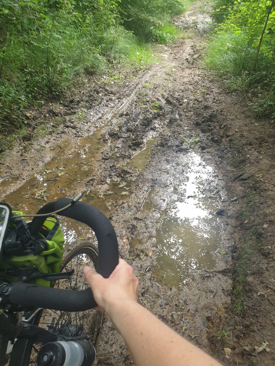 Had a wonderful visit to Saint-Césaire this week <a href="/ICrevecoeur/">Isabelle Crevecoeur</a>, followed by a muddy but memorable ride back to Bordeaux