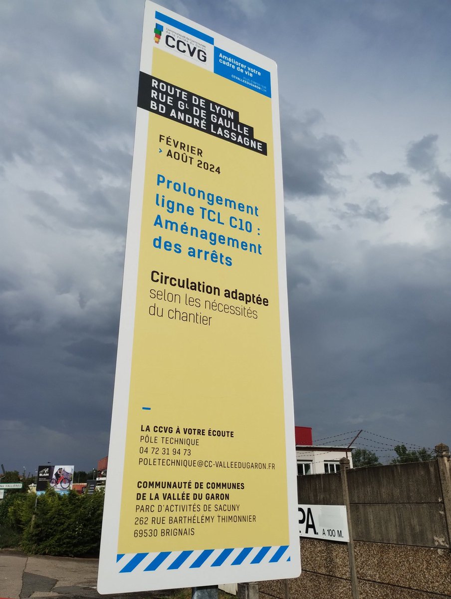 florian_bonet's tweet photo. Dès le lundi 26 août, la ligne C10 du réseau @TCL_SYTRAL va rejoindre la commune de #Brignais. Une petite révolution. Hâte de voir l'impact de cette desserte efficace à la tarification #TCL sur la fréquentation du #tramtrain, qui n'a toujours pas d'intégration tarifaire... #CCVG https://t.co/IyxtqYpdDA