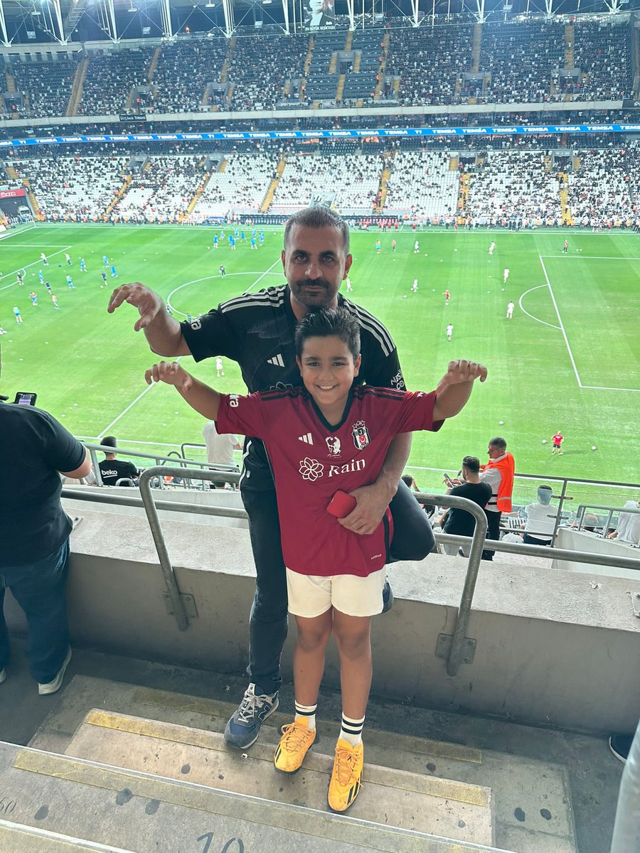 Hüseyin Yücelin başlattığı akıma bende oğlumla beraber 2 formayla katılıyorum. Siz ne diyorsunuz arkadaşlar <a href="/EdizEren1903/">İSMAİL EROL</a> <a href="/tugrul1903/">Tuğrul ¹⁹⁰³</a> <a href="/musonruzgari/">( Mehmet Durmuş )</a> <a href="/tgydemir/">turgay demir</a> @1903Umitt