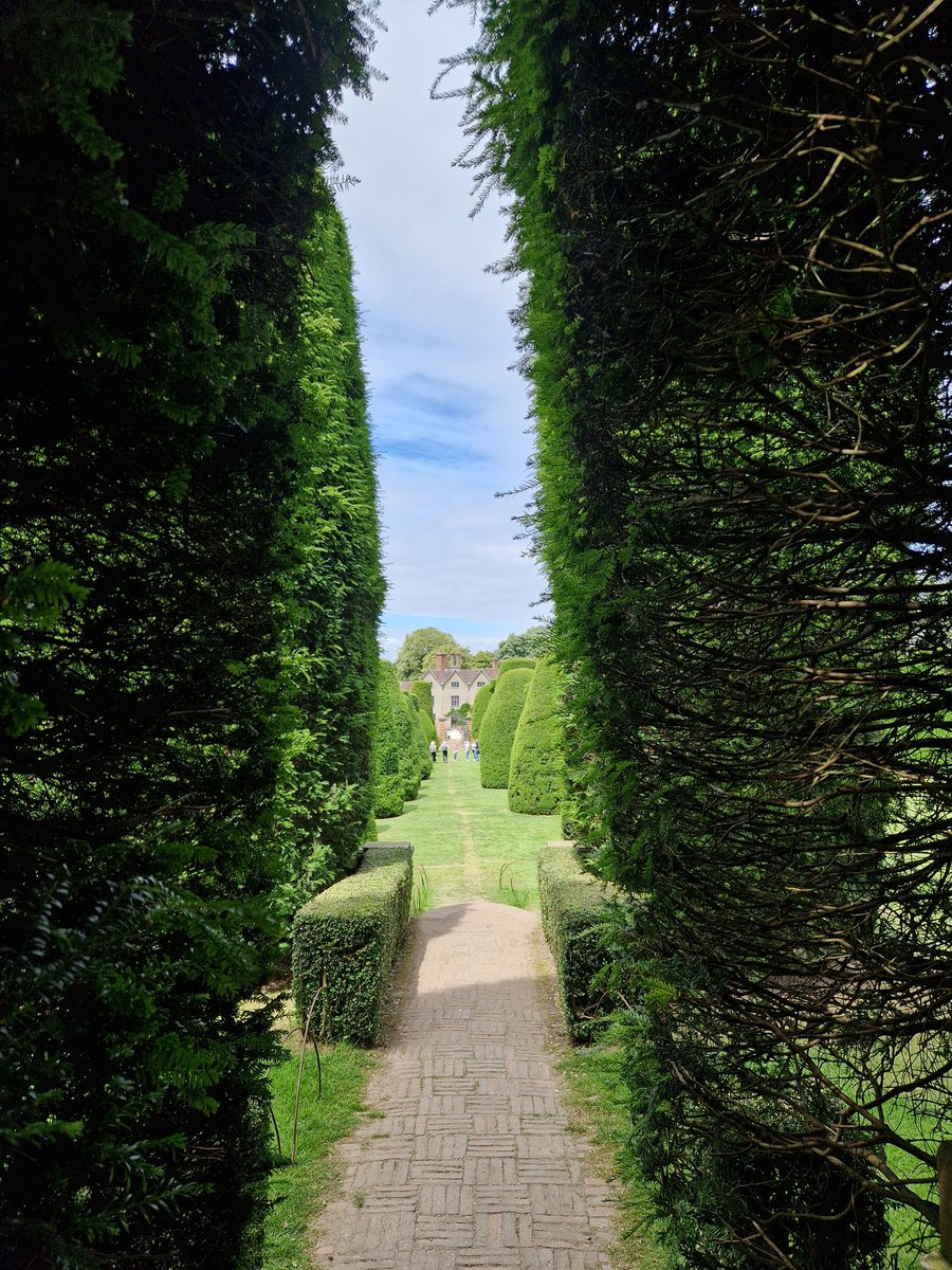 Owen Edmunds (@owenedmunds) on Twitter photo Volunteering today in the Queen Margaret Bedroom with some fabulous familiar faces at the beautiful @NTPackwood today with absolutely gorgeous weather and lovely visitors! ❤️🥰😍☺️ xx
#Packwood #Yews #Garden <a href="/nationaltrust/">National Trust</a> @NTmidlands #Volunteering #Volunteer #LovingLife Volunteering today in the Queen Margaret Bedroom with some fabulous familiar faces at the beautiful @NTPackwood today with absolutely gorgeous weather and lovely visitors! ❤️🥰😍☺️ xx
#Packwood #Yews #Garden <a href="/nationaltrust/">National Trust</a> @NTmidlands #Volunteering #Volunteer #LovingLife