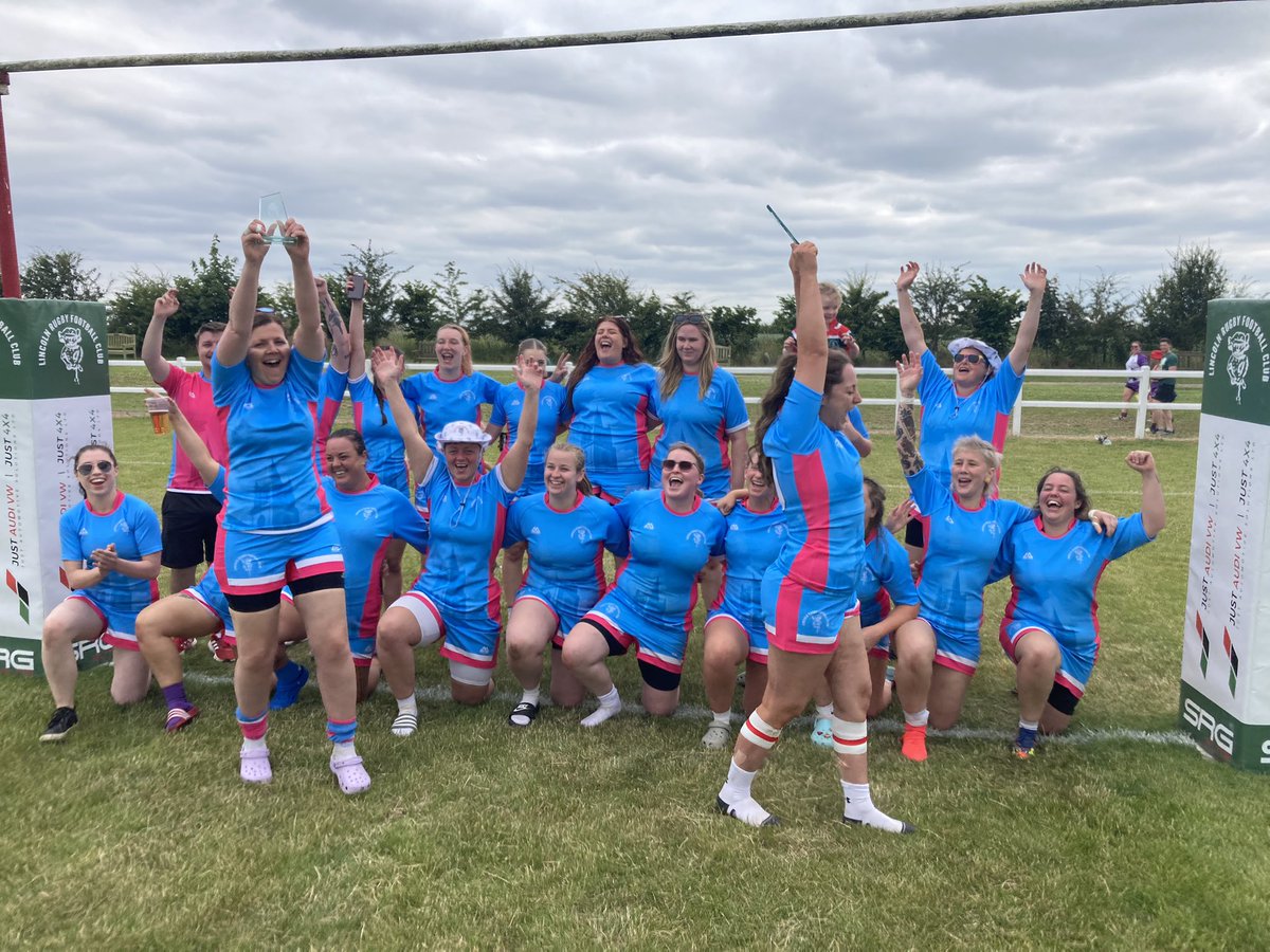 Fab day out with <a href="/LincLadiesRFC/">LincolnLadiesRFC</a> at <a href="/Lincoln_Rugby/">Lincoln Rugby Club</a> for #Bomber10s