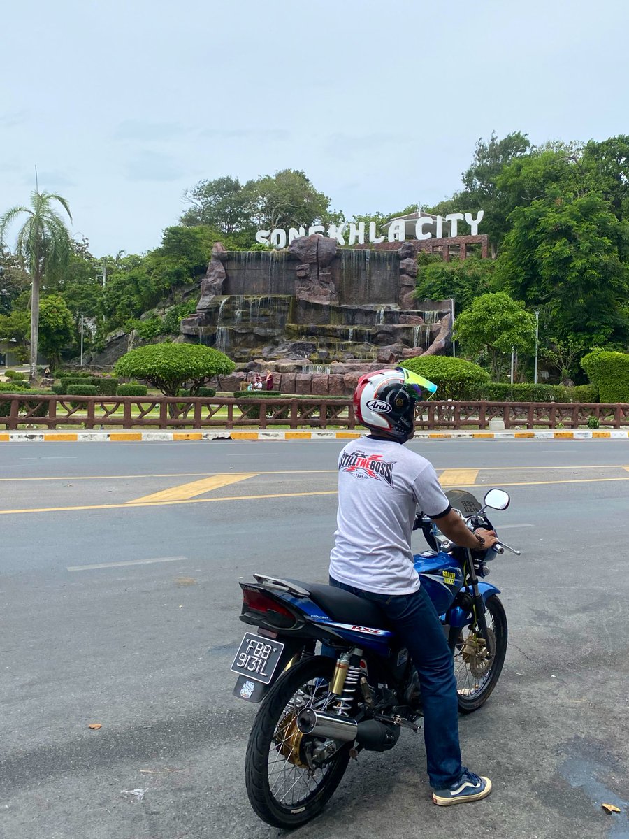 2awreef's tweet photo. bagi ada citer di setiap kilometer https://t.co/vL81vhKzM6
