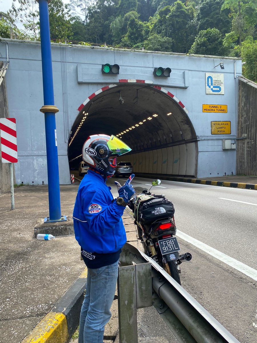 2awreef's tweet photo. bagi ada citer di setiap kilometer https://t.co/vL81vhKzM6