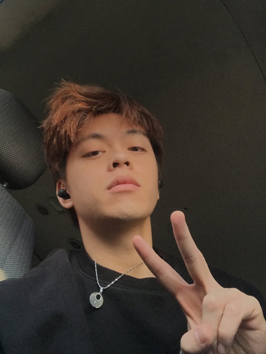 fenlyofficial tweet picture