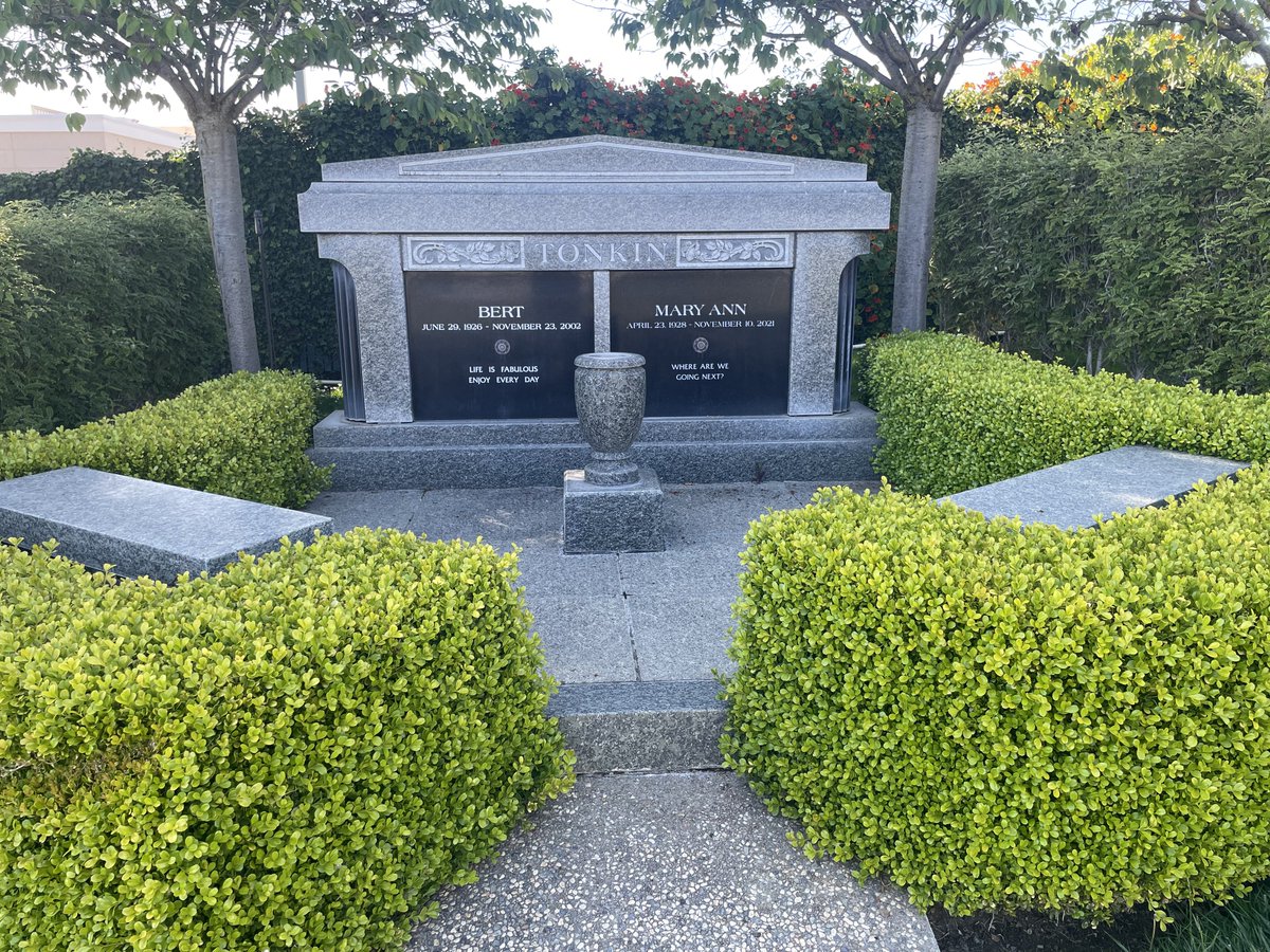 Graves, Mostly Colma tweet media