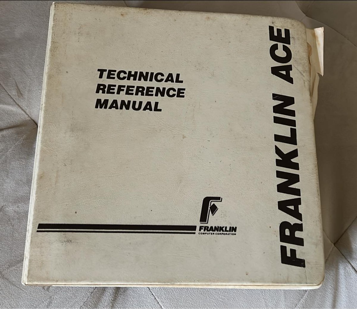 javmast3r's tweet image. I’m looking for the Franklin Ace Technical Reference Manual, whoever has one, please scan and preserve.
#FranklinAce #AppleII #technicalarticles #vintage #Archive #AppleClone #TechnicalManual #TechnicalReference
