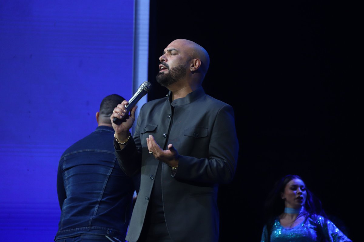 Sábado Sensacional (@sssvenevision) on Twitter photo Ya <a href="/OmarEnriqueVzla/">Omar Enrique</a> se presentó 🤩 pero ahora queremos saber ¿cuántos de sus fans nos acompañan hoy durante el #FestivalDeLasTradicionesPorVV 👀? Demuestren su apoyo con un ❤️ Ya <a href="/OmarEnriqueVzla/">Omar Enrique</a> se presentó 🤩 pero ahora queremos saber ¿cuántos de sus fans nos acompañan hoy durante el #FestivalDeLasTradicionesPorVV 👀? Demuestren su apoyo con un ❤️