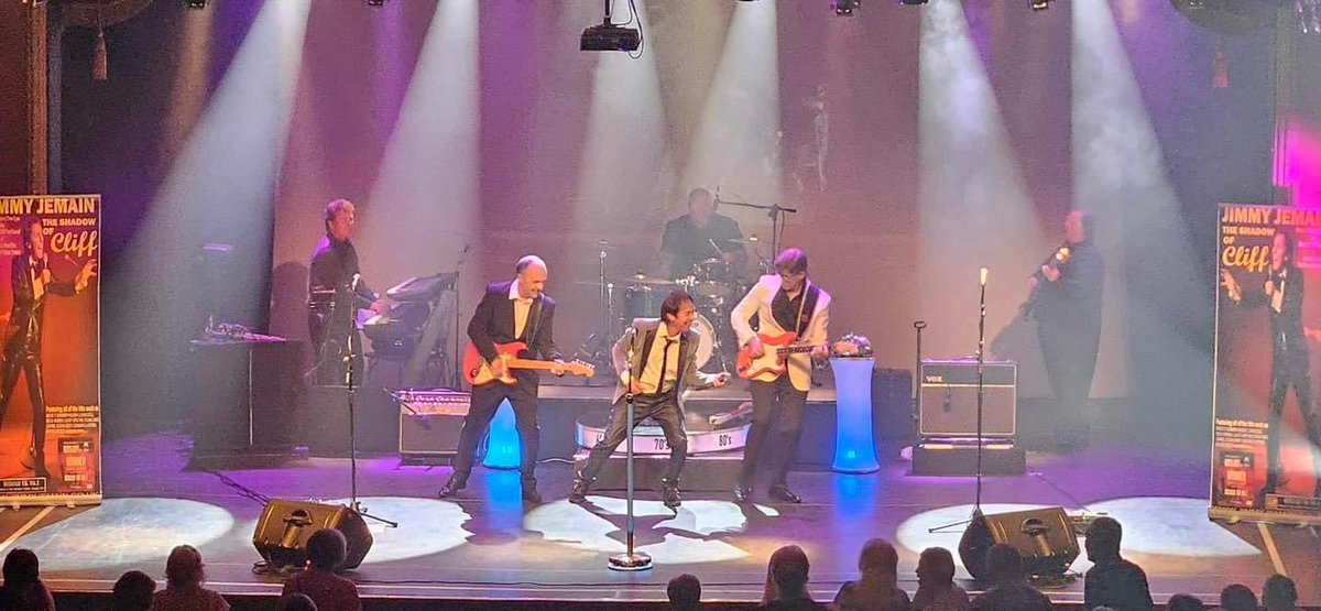 AdamKnightlive's tweet photo. Had fun playing #hankmarvin with the #wiredforsound #cliff show tonight! Lovely crowd in, thanks for looking after us so well @wctheatre @wctclacton until next time. 🤘🎸 https://t.co/Xbei6EsRMe