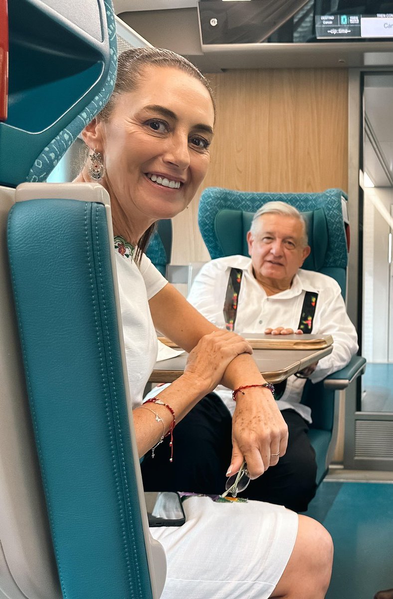 Mike_Oviedo's tweet photo. La foto del día: El Tren Maya continuará. https://t.co/twGHNyjFI1