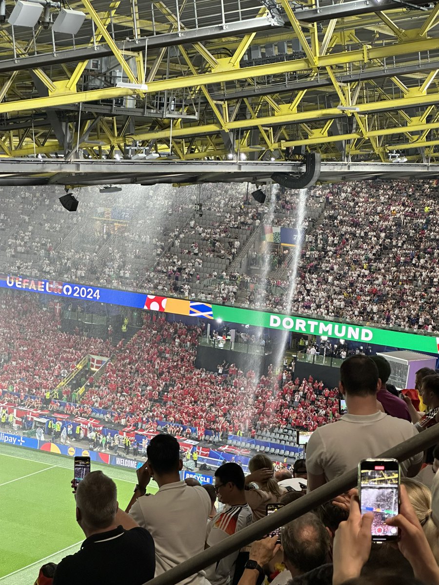 Deutsche Niagarafälle 

#ger #deutschland #EURO2024 #euro #dortmund #GERDEN