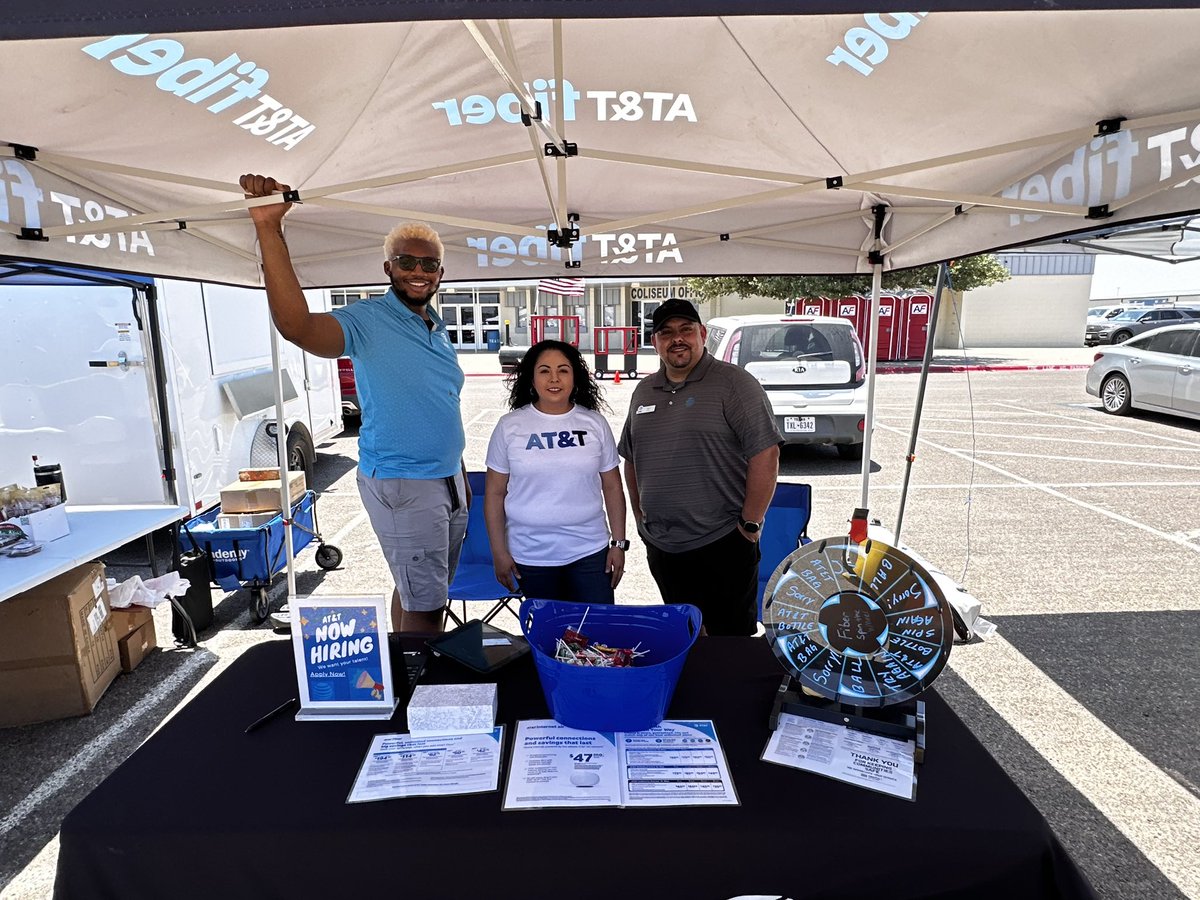 AaronJHernande2's tweet photo. The Midland Store at The Odessa Coliseum parking lot letting the community know about all AT&amp;T products and services!! @NicoleCVasquez @lifeofmando @NTXKristaGuzman @adrinquiroz @Liz_Arch1 @CASH_CLAY_ https://t.co/l8cjPs2hMS