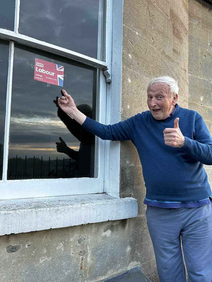 raqueroo's tweet photo. @Kier_Starmer_PM we are behind you all the way, my dad in ‘76 and now in ‘24 https://t.co/1oO7NccF3b