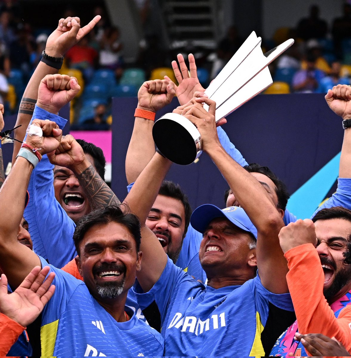 P_Raj21's tweet photo. Thank you so much #Coach
#RahulDravid
#indiawins
#T20WorldCupFinal
#TeamIndia https://t.co/o6QRV8HiKO