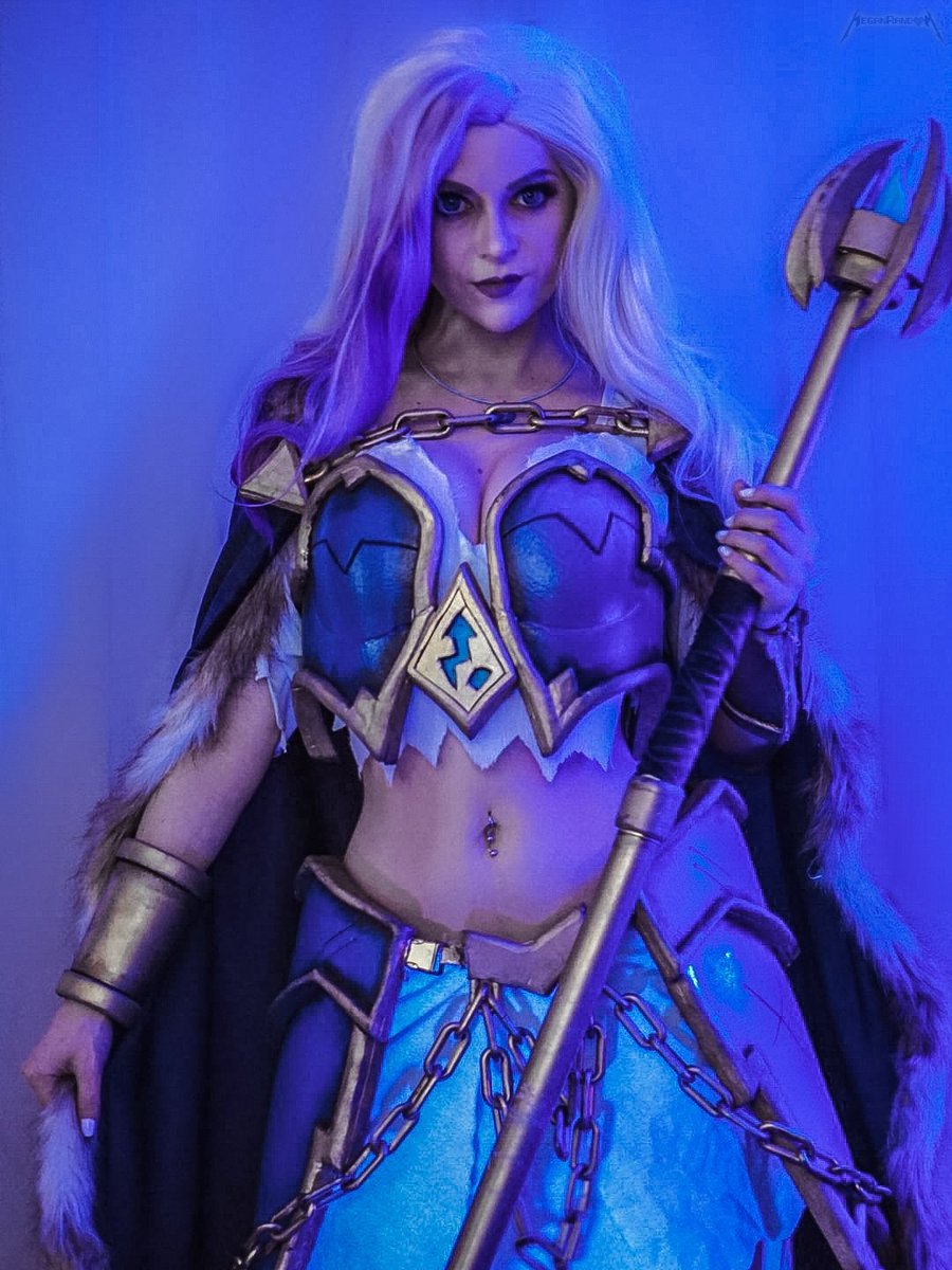 ItsMeganRandom's tweet photo. #Blizzcon 2017 ✨️💙🔮 https://t.co/3RJqBTRM9w