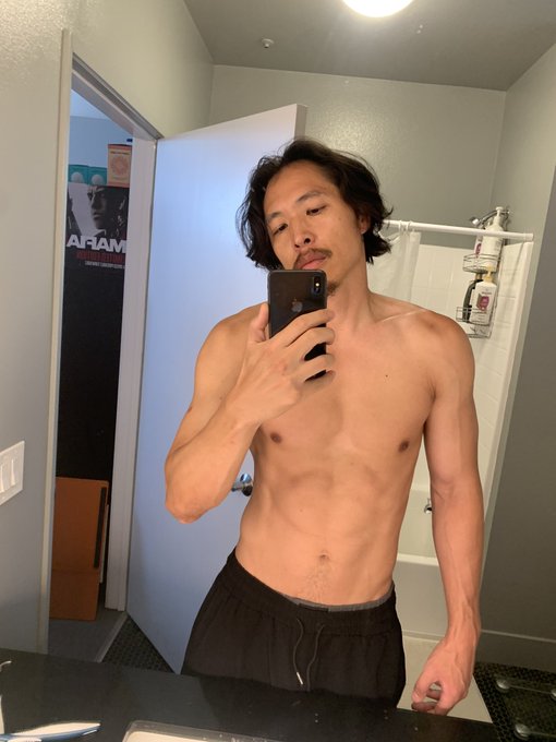 Ok so I went to the gym, here&rsquo;s my post gym selfie as proof. Chiitan, I will protect you!!!! https://t