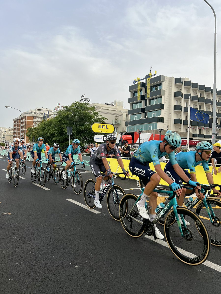 Sam Barratt (@samdbarratt) on Twitter photo Absolutely loved our day out at Le Tour in Italy today, Cav thankfully clung on, a great win for 🇫🇷 and & <a href="/vismaleaseabike/">Team Visma | Lease a Bike</a> being in the same hotel too.
Didn’t bump into <a href="/nedboulting/">Ned Boulting 🏳️⚧️</a> which would have rounded it off.
Thank you Rimini. Bologna tomorrow…
#TDF2024 Absolutely loved our day out at Le Tour in Italy today, Cav thankfully clung on, a great win for 🇫🇷 and & <a href="/vismaleaseabike/">Team Visma | Lease a Bike</a> being in the same hotel too.
Didn’t bump into <a href="/nedboulting/">Ned Boulting 🏳️⚧️</a> which would have rounded it off.
Thank you Rimini. Bologna tomorrow…
#TDF2024