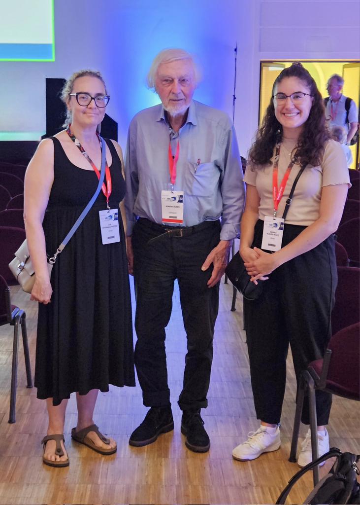 @EstebanezLab (@eva46653369) on Twitter photo 🎯 Thrilled to have met today my former Ph.D. supervisor Prof. Dr. Robert Huber <a href="/NobelPrize/">The Nobel Prize</a> <a href="/MPI_Biochem/">Max Planck Institute of Biochemistry (MPIB)</a> <a href="/FEBSnews/">FEBS</a> with my lab's postdoc <a href="/Andrea_AlegreM/">Andrea Alegre Martí</a> <a href="/IBUB_UB/">IBUB-UB</a> <a href="/BQBiomedMolUB/">Biochemistry & Molecular Biomedicine UB</a> <a href="/BiologiaUB/">Facultat de Biologia UB</a>
We look very much forward to his talk tomorrow!!
#Strukturforschung #Structuralbiology 🎯 Thrilled to have met today my former Ph.D. supervisor Prof. Dr. Robert Huber <a href="/NobelPrize/">The Nobel Prize</a> <a href="/MPI_Biochem/">Max Planck Institute of Biochemistry (MPIB)</a> <a href="/FEBSnews/">FEBS</a> with my lab's postdoc <a href="/Andrea_AlegreM/">Andrea Alegre Martí</a> <a href="/IBUB_UB/">IBUB-UB</a> <a href="/BQBiomedMolUB/">Biochemistry & Molecular Biomedicine UB</a> <a href="/BiologiaUB/">Facultat de Biologia UB</a>
We look very much forward to his talk tomorrow!!
#Strukturforschung #Structuralbiology