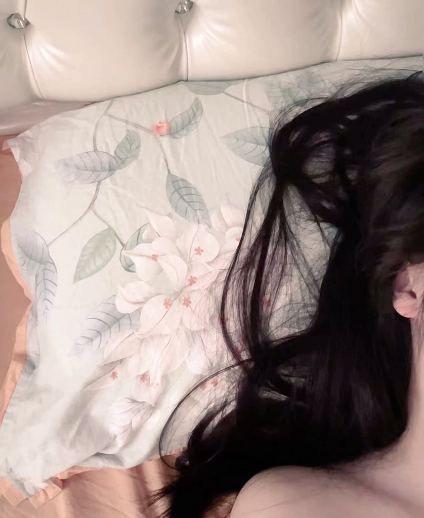 葡萄桃桃子（在家当宅女版）。 tweet media