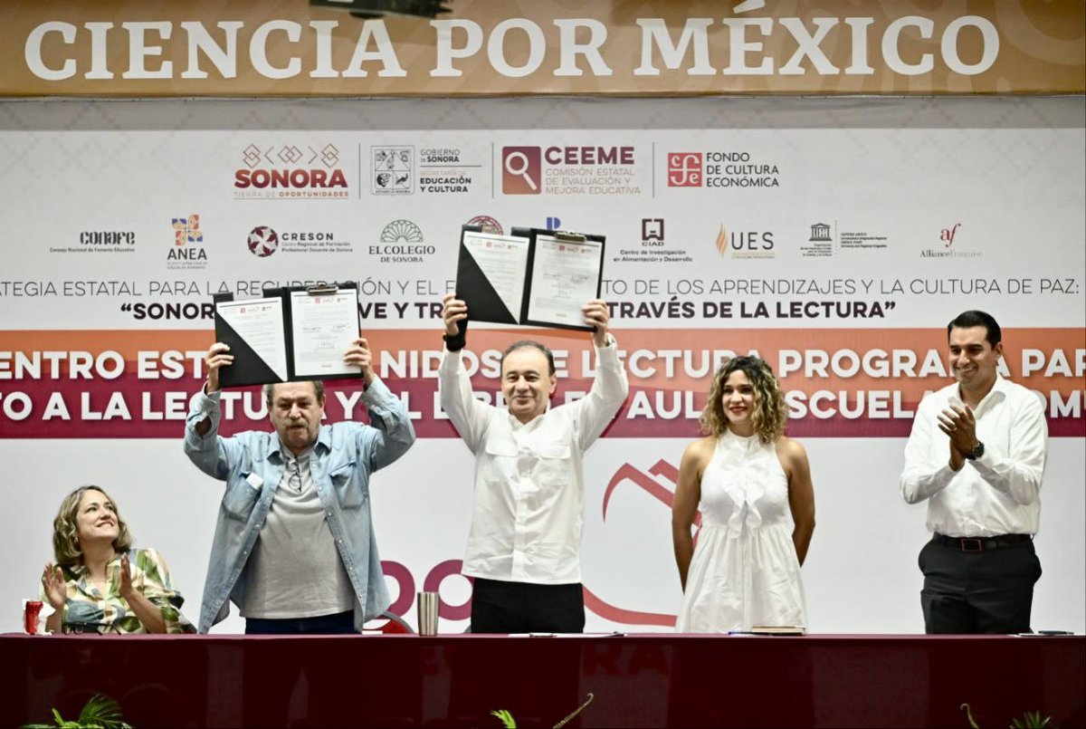 AlfonsoDurazo's tweet photo. Los libros son una parte fundamental en mi vida. Anhelo que cada vez más jóvenes tengan ese amor por la lectura.

Junto a mi estimadísimo Paco Ignacio Taibo II (@Taibo2), inauguramos la Red Estatal de Fomento a la Lectura y las actividades del encuentro de “Nidos de Lectura” para fortalecer aprendizajes y la cultura de la paz en las juventudes sonorenses.