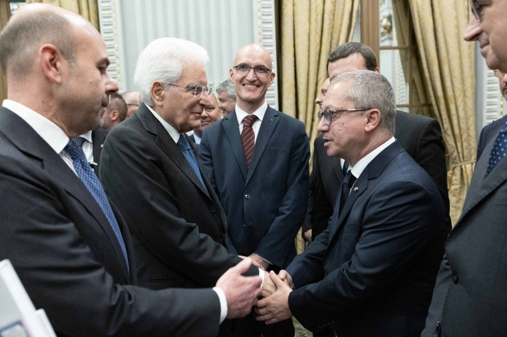 Luca Tagliaretti (@lucatagliaretti) on Twitter photo Una grossa emozione poter salutare il Sig. Presidente della Repubblica in occasione della sua visita in Romania e ringraziarlo per come rappresenta l’Italia nel mondo.
Grazie Amb. <a href="/_AlfredoDurante/">Alfredo Durante Mangoni</a> per l’opportunità ed eccellente organizzazione. Una grossa emozione poter salutare il Sig. Presidente della Repubblica in occasione della sua visita in Romania e ringraziarlo per come rappresenta l’Italia nel mondo.
Grazie Amb. <a href="/_AlfredoDurante/">Alfredo Durante Mangoni</a> per l’opportunità ed eccellente organizzazione.