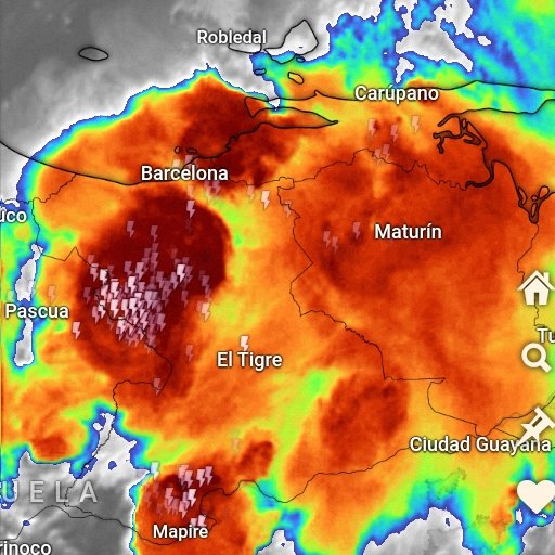 PtoLaCruzNews's tweet photo. Llueve muy fuerte en todo  el Oriente del pais, lluvia acompañada de abundante descarga electrica 

En imagen se observan 
Las intensas descargas electricas.

#PLCNews https://t.co/MNPCnPnkB6