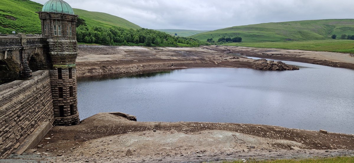 LinesDavid's tweet photo. @xSorchaLewisx Panned maintenance.  Was up there today and can't get over how low the top 2 dams are. https://t.co/1RwKNF53xe
