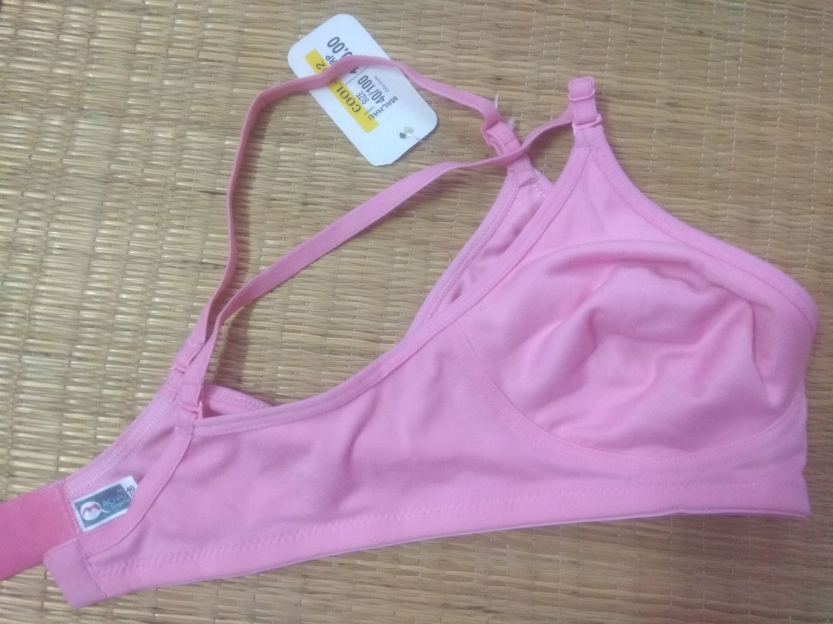 Rajaran78378221's tweet photo. My wife New bra .!! இதுல எந்த கலர் நல்லா இருக்கு...? https://t.co/5UMSpLND20