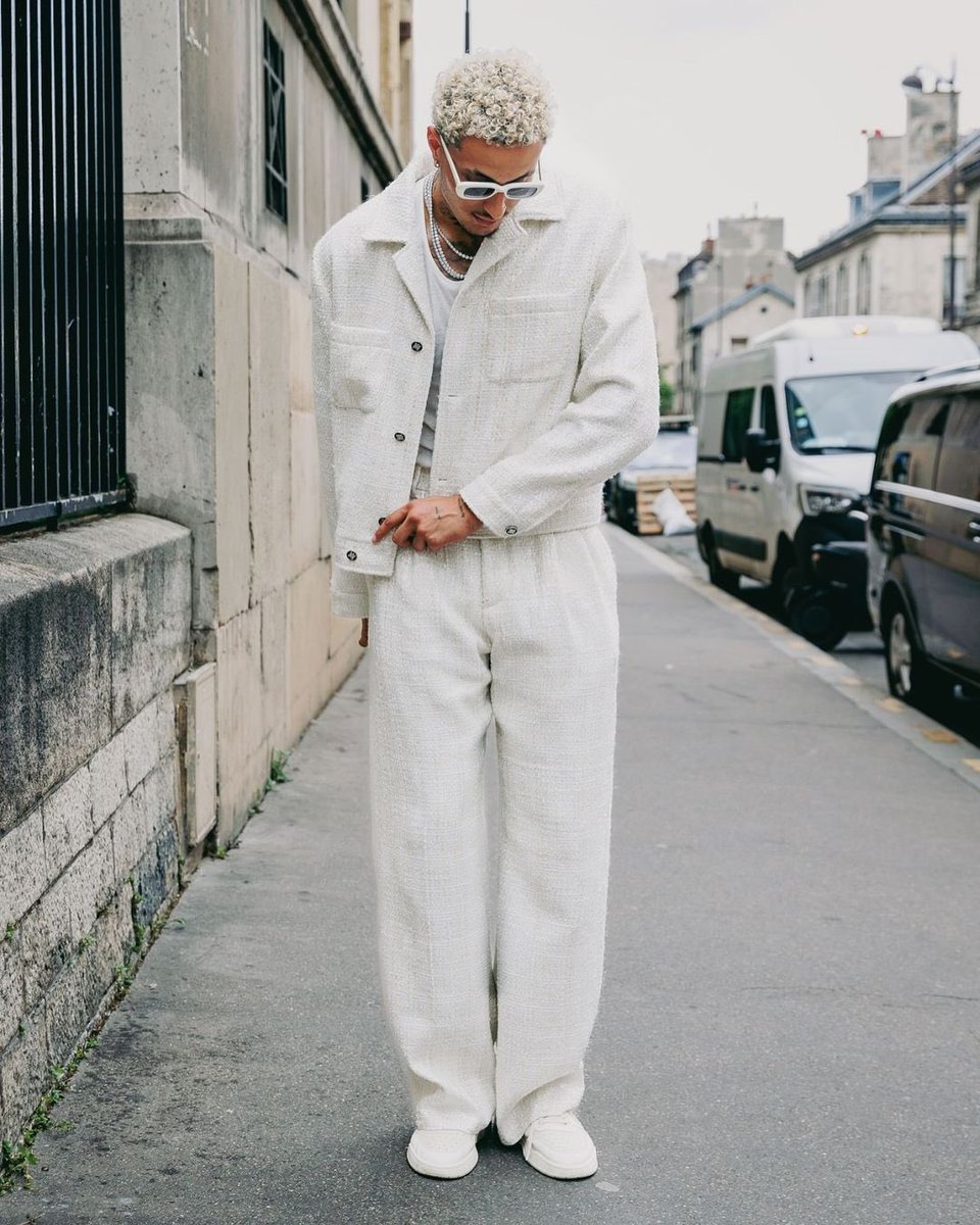 UpscaleHype's tweet image. .@KyleKuzma wearing Amiri (rstyle.me/+zOry3XNExAsUZ…) during Paris fashion week.