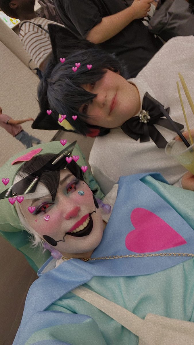 Went to Dokomi as Merry today with my bestfriend and it was so much fun ❤️
Definitely need to bark more at people 🐶 (especially kaviix because they are so cute!)
#merryweather

Fizzy
Insta/Tiktok: catanina_cat